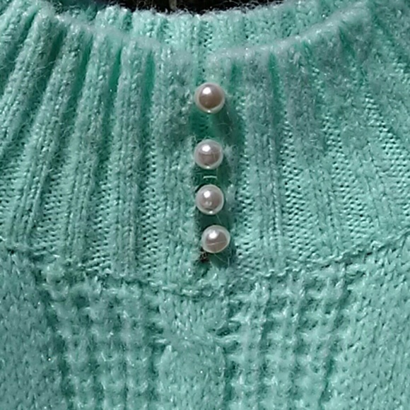 Vintage sweater top. - Picture 3 of 4